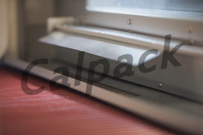 三面封口包装机的原理、应用与优势